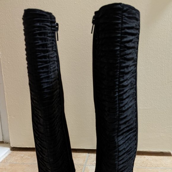 Tall Black Boot - Picture 4 of 4